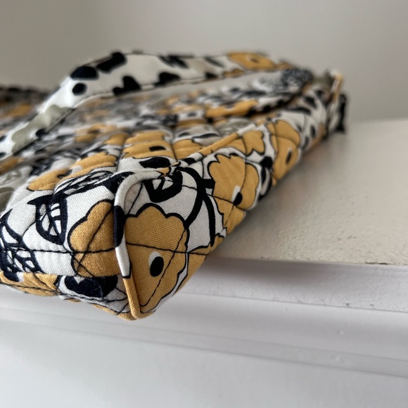 Vera Bradley Crossbody Tablet Hipster Go Wild NWOT  Floral Colorful - Picture 5 of 7